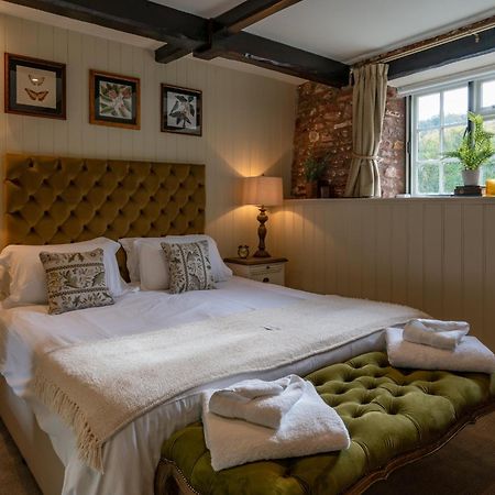 The Ring 'O' Bells Hotel Compton Martin Bagian luar foto