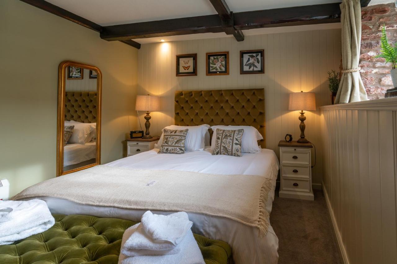 The Ring 'O' Bells Hotel Compton Martin Bagian luar foto
