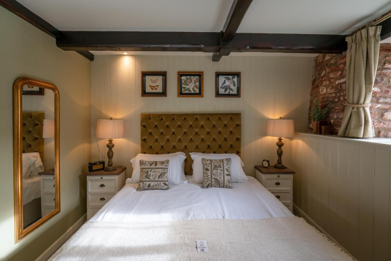 The Ring 'O' Bells Hotel Compton Martin Bagian luar foto