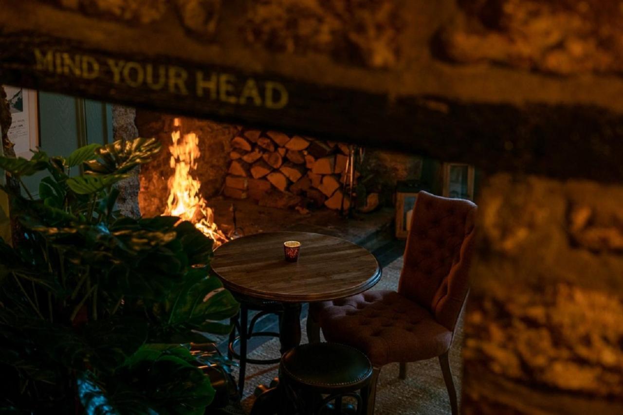 The Ring 'O' Bells Hotel Compton Martin Bagian luar foto