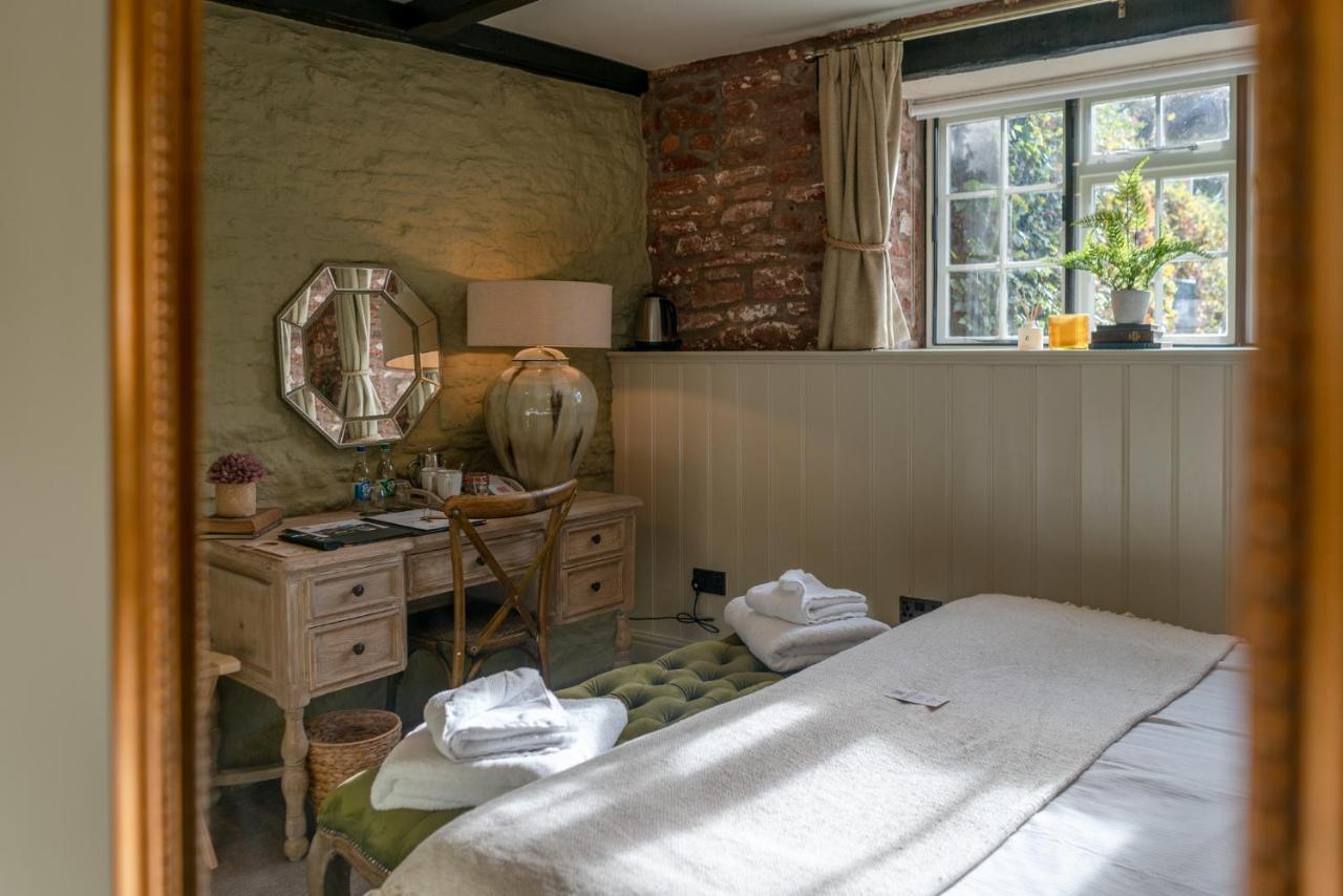 The Ring 'O' Bells Hotel Compton Martin Bagian luar foto