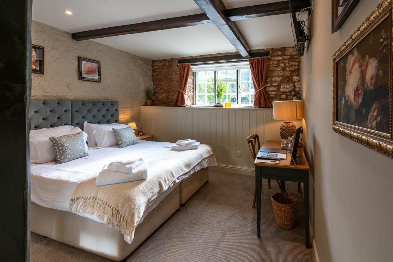 The Ring 'O' Bells Hotel Compton Martin Bagian luar foto