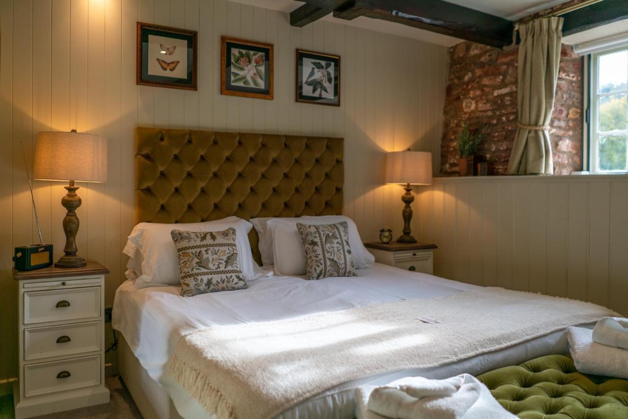The Ring 'O' Bells Hotel Compton Martin Bagian luar foto