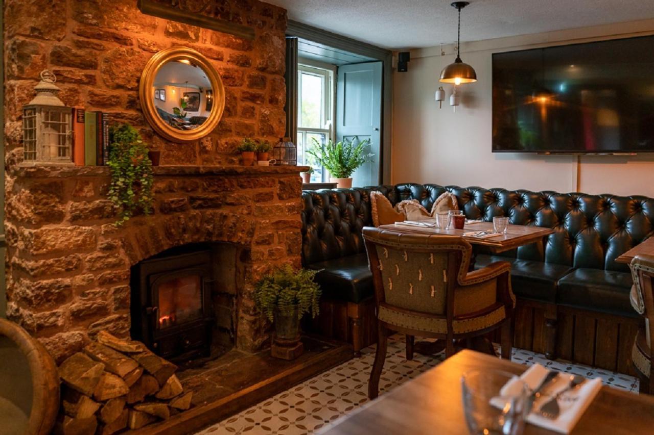 The Ring 'O' Bells Hotel Compton Martin Bagian luar foto